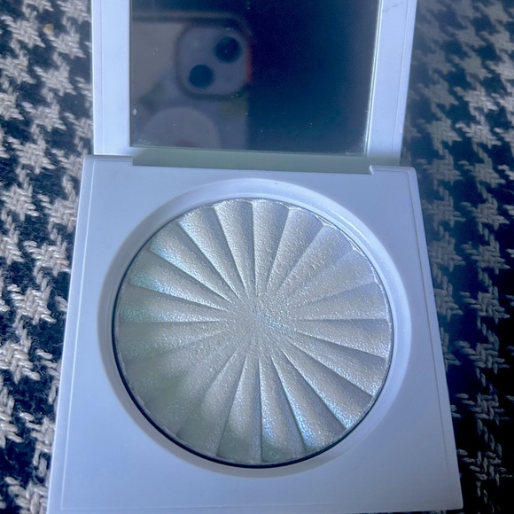 OFRA and Nikkitutorials collab - Picture 5 of 6